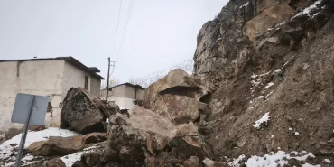 Gümüşhane'de heyelan: Evler tahliye edildi
