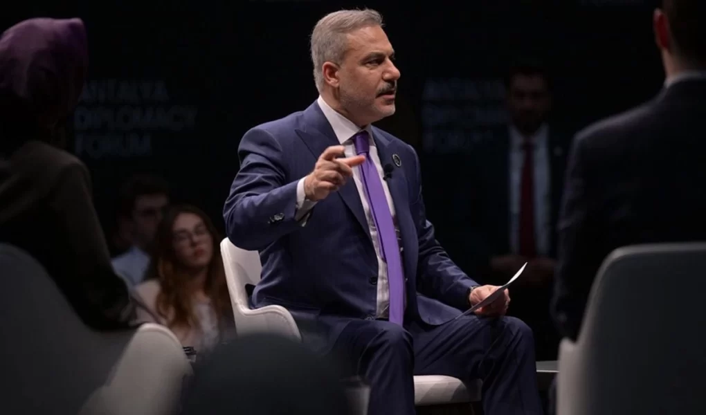 Hakan Fidan'dan gençlerin sorularına dikkat çeken yanıtlar