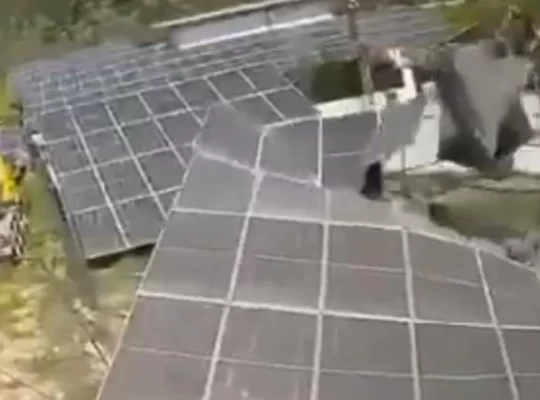 İsrail ordusu Lübnan'da sivil altyapıyı hedef aldı