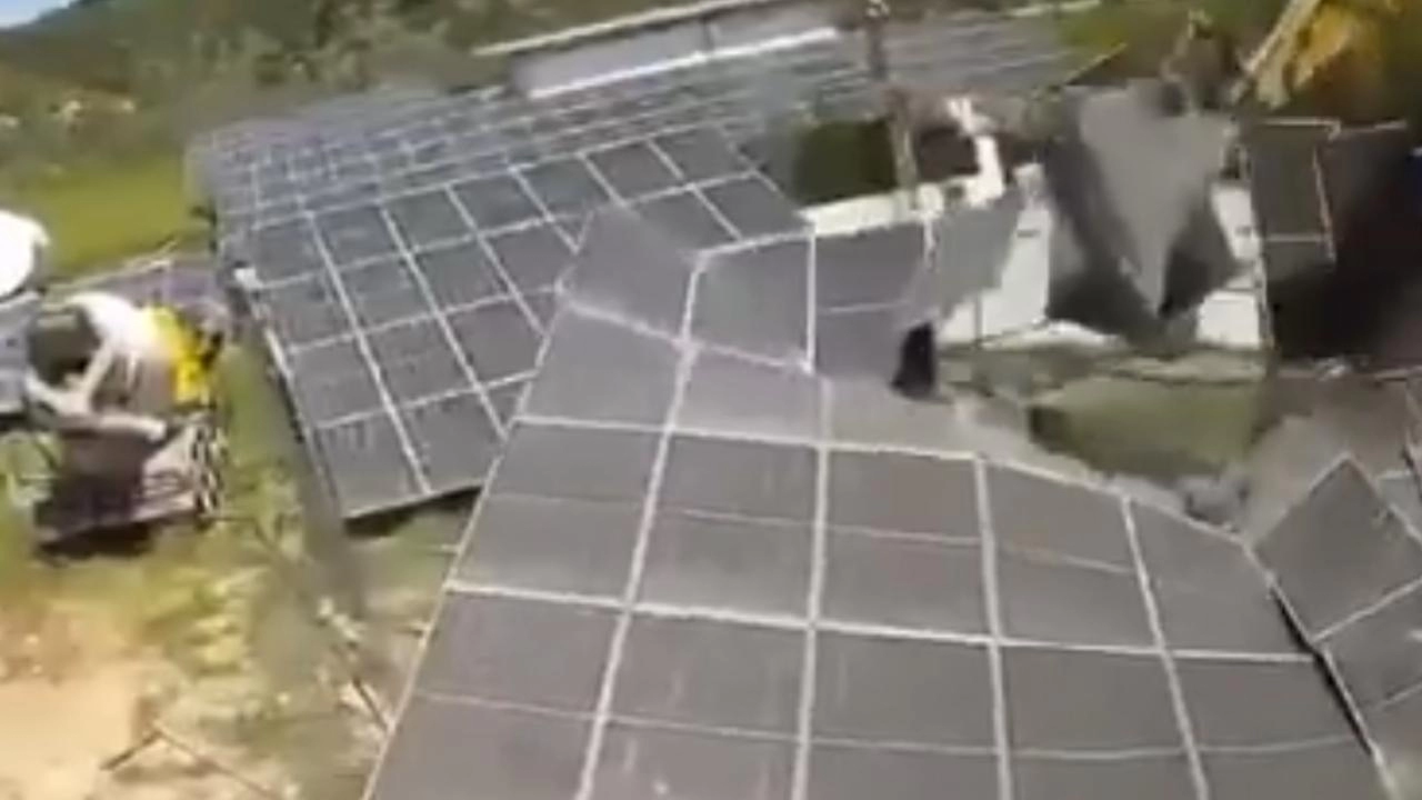 İsrail ordusu Lübnan'da sivil altyapıyı hedef aldı