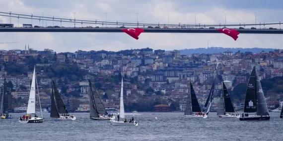 İstanbul Boğazı’nda yelkenler 23 Nisan için açıldı