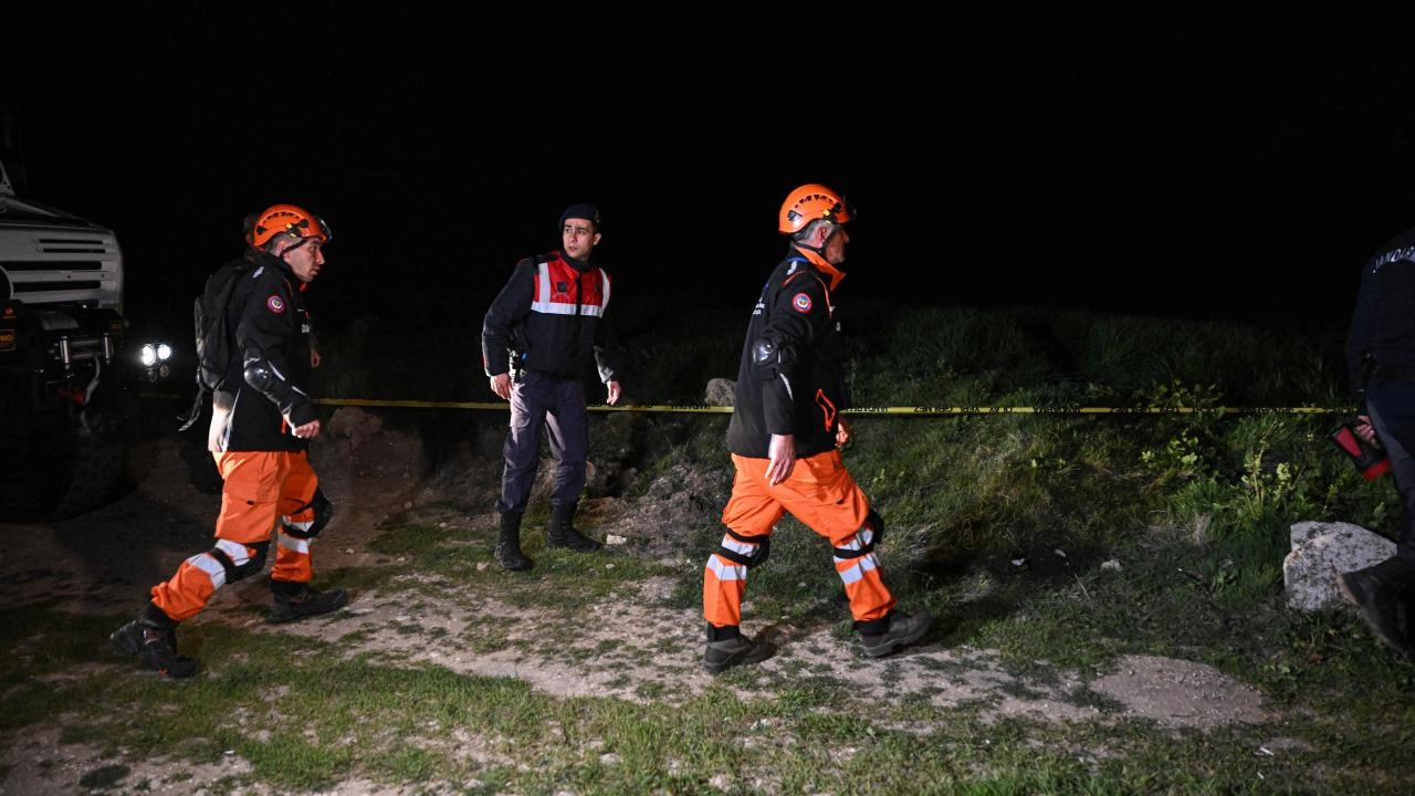 Kaza kırıma uğrayen helikopterde inceleme sürüyor