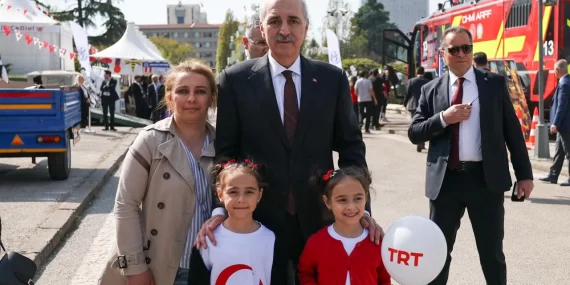 Kurtulmuş “Meclis Bahçesi Çocuk Bahçesi” alanını ziyaret etti