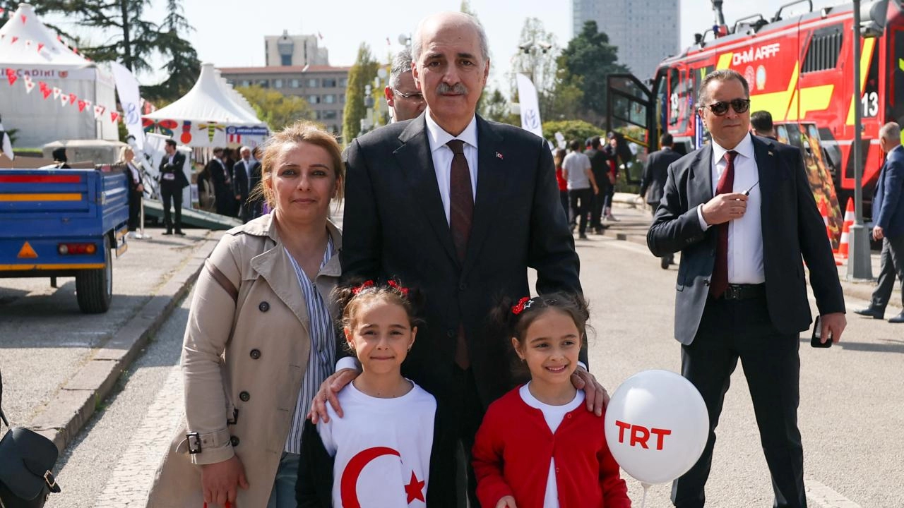 Kurtulmuş "Meclis Bahçesi Çocuk Bahçesi" alanını ziyaret etti