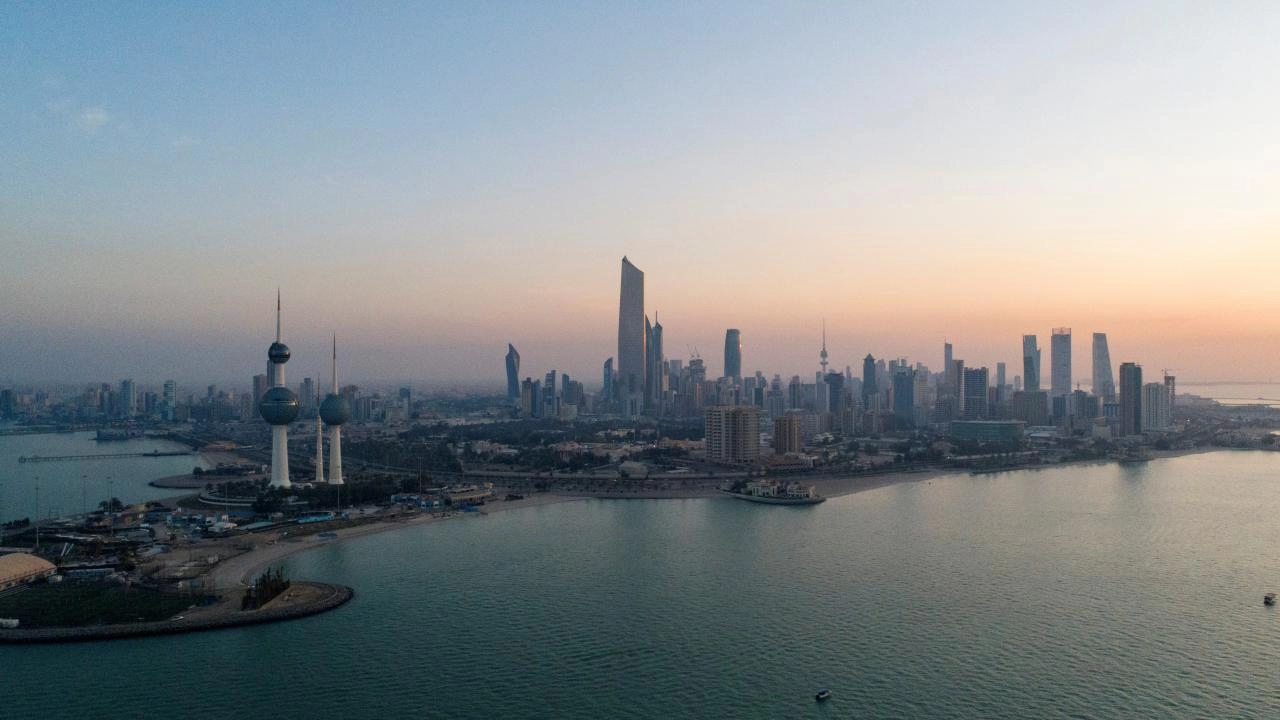 Kuveyt'te 'Kırmızı Alarm': Vatandaşlara 'evden çıkmayın' çağrısı