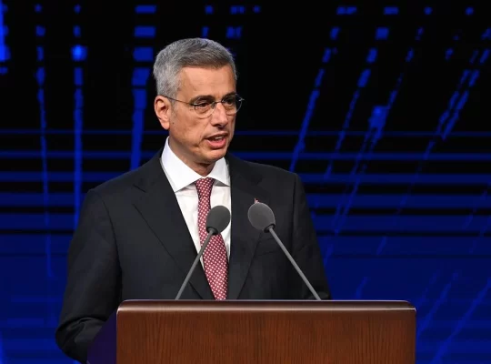 Memişoğlu: Türkiye sağlıkta çevresinin parlayan yıldızıdır