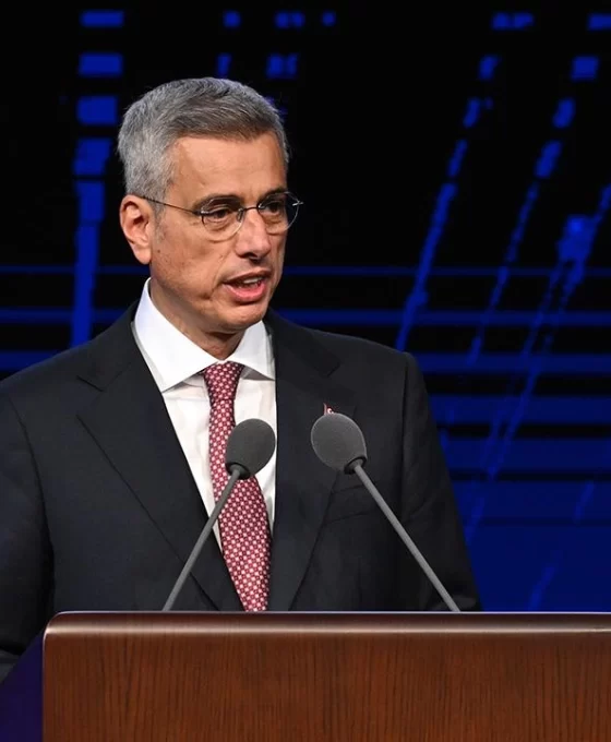 Memişoğlu: Türkiye sağlıkta çevresinin parlayan yıldızıdır