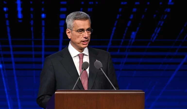 Memişoğlu: Türkiye sağlıkta çevresinin parlayan yıldızıdır
