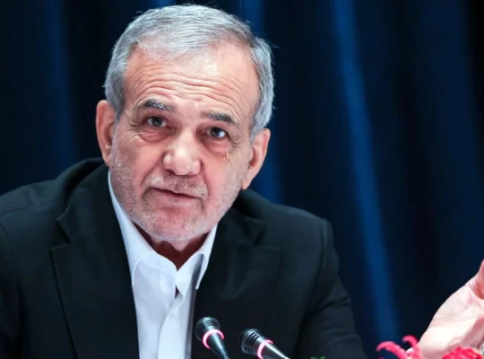 Pezeşkiyan'dan ABD'ye Hürmüz resti: Dayatmaları kabul etmeyiz