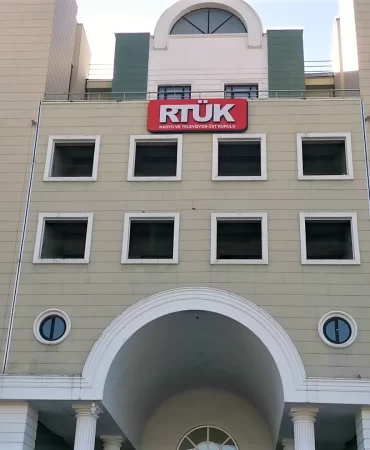 RTÜK'ten dizi ve dijital platformlara şiddet cezası