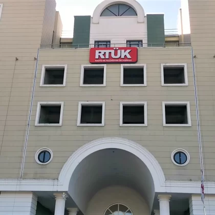 RTÜK'ten dizi ve dijital platformlara şiddet cezası