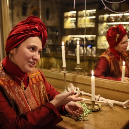 Rusya'da mistisizm patlaması: Askerler muska yaptırıyor