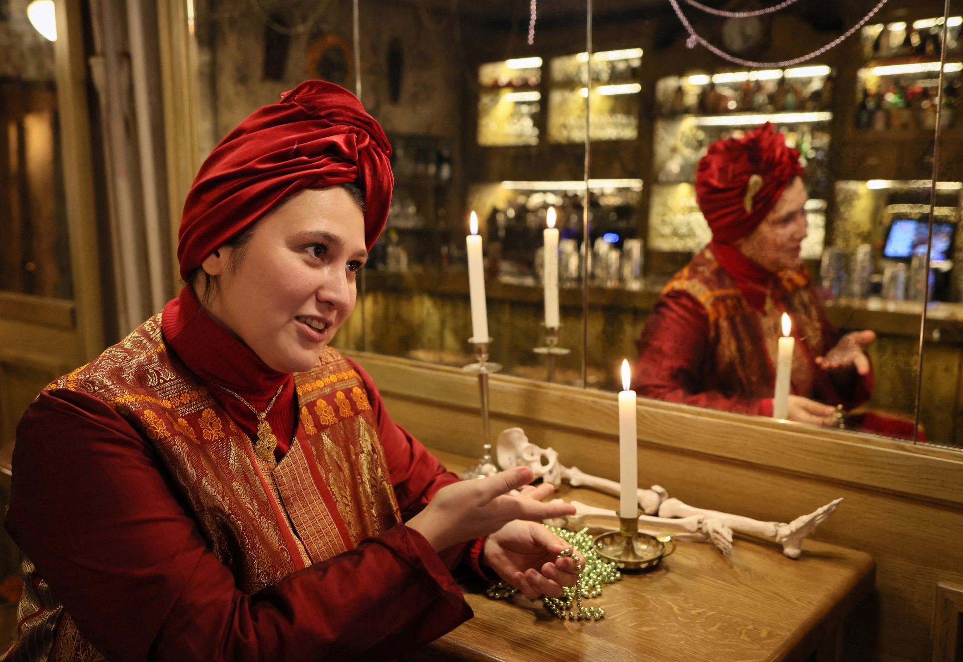 Rusya'da mistisizm patlaması: Askerler muska yaptırıyor