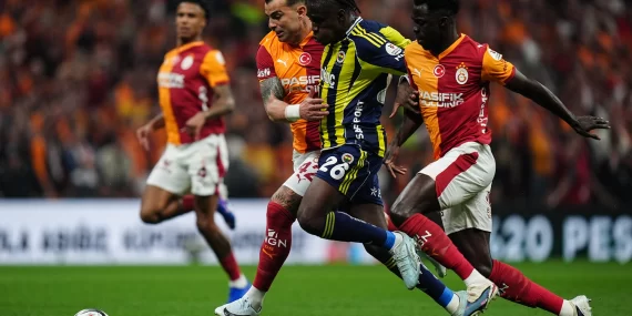 Samandıra’da derbi depremi: Takım otobüsü taşlandı