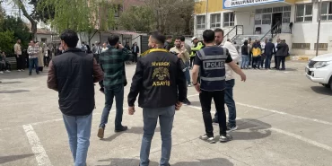 Siverek'te okulda hareketli anlar: Polis şüpheliyi yakaladı