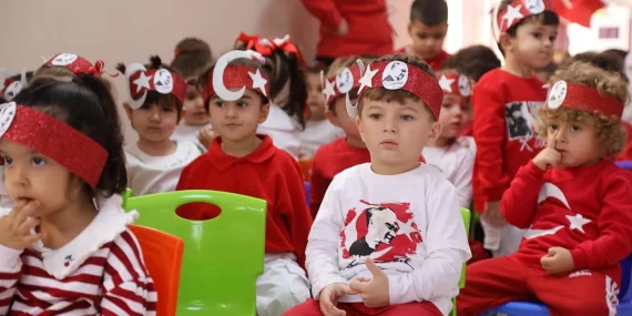 Türkiye’de her 4 kişiden biri çocuk oldu