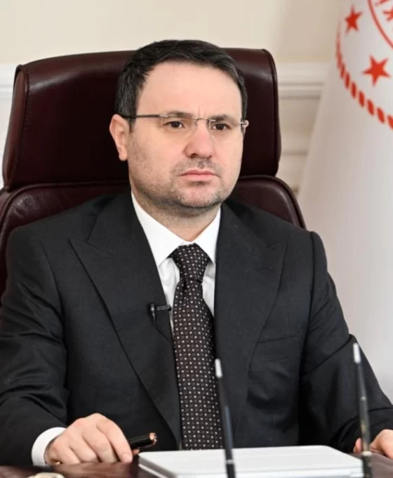 Akın Gürlek'ten Özgür Özel'e sert tepki