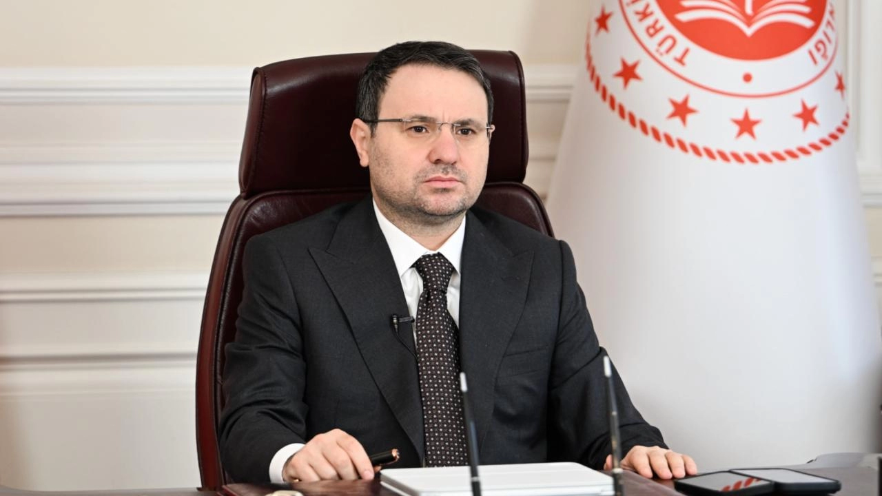 Akın Gürlek'ten Özgür Özel'e sert tepki