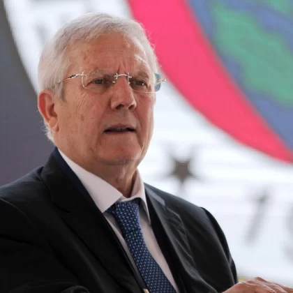 Aziz Yıldırım Fenerbahçe başkanlığına adaylığını açıkladı