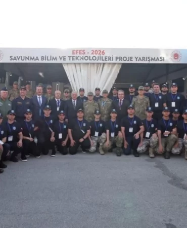 Bakan Güler, EFES-2026 Tatbikatı'ndaki yerli teknolojileri inceledi