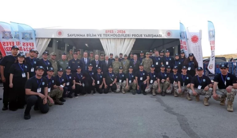 Bakan Güler, EFES-2026 Tatbikatı'ndaki yerli teknolojileri inceledi