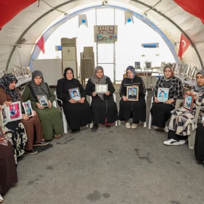 Diyarbakır anneleri Anneler Günü'nü buruk geçirdi