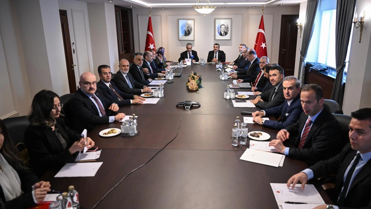 Eğitim sisteminde vesayetten arınma ve yerlileşme vurgusu