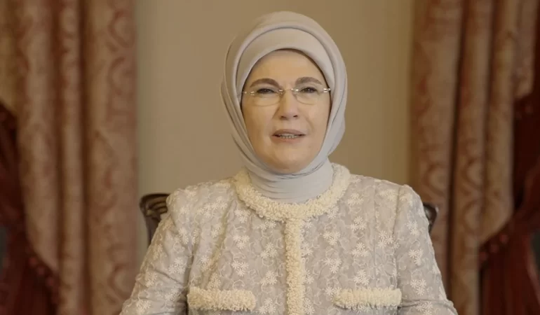 emine-erdogandan-anneler-gunu-mesaji