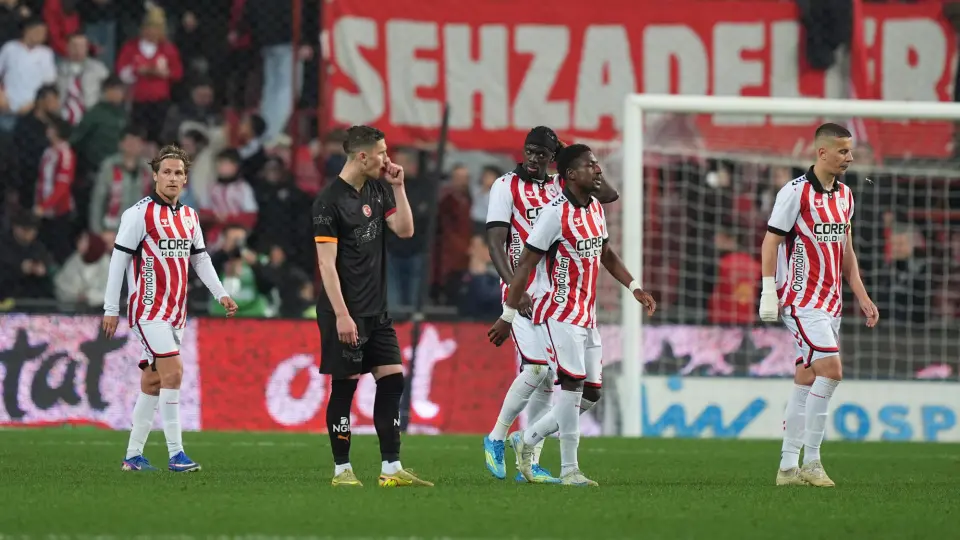 Galatasaray şampiyonluk turunu haftaya bıraktı