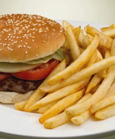 Hamburger zincirine ayrımcılık cezası