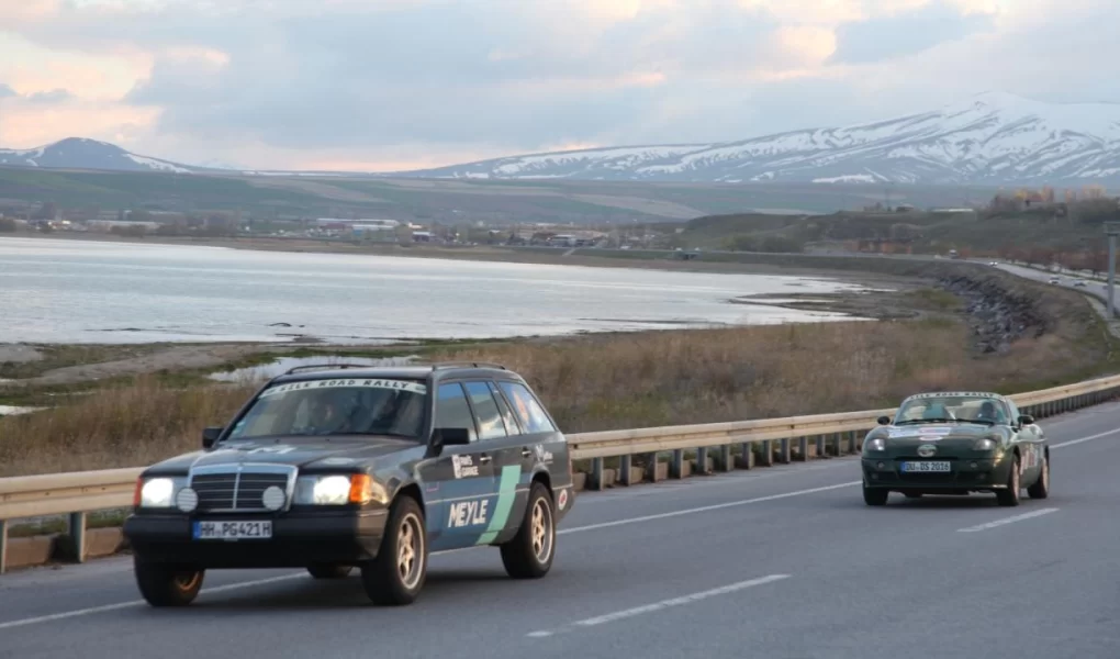 İpek Yolu Rallisi'nin durak noktası Ahlat oldu
