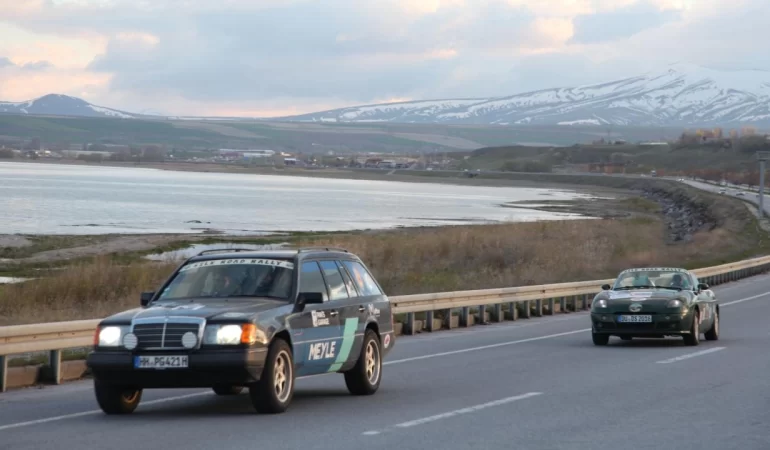 İpek Yolu Rallisi'nin durak noktası Ahlat oldu