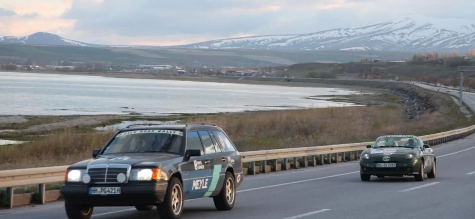 İpek Yolu Rallisi'nin durak noktası Ahlat oldu