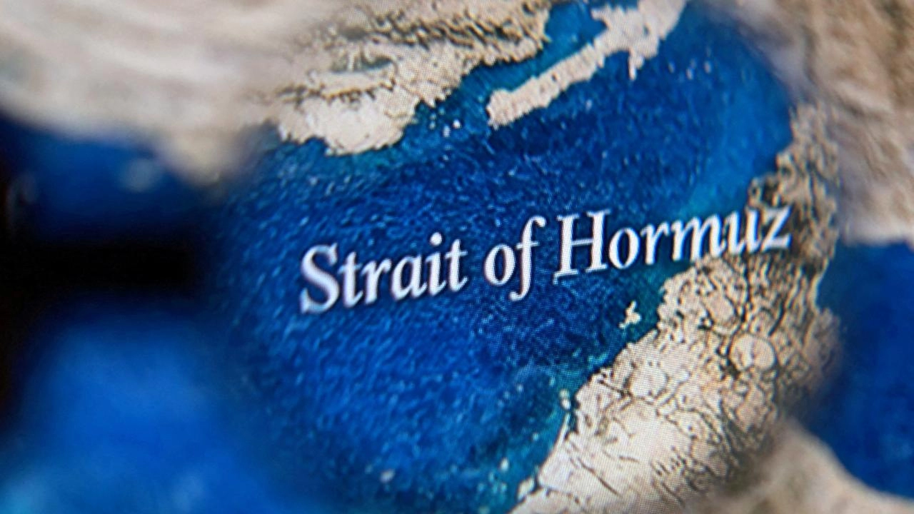 İran: Hürmüz Boğazı'ndaki gemilere her türlü desteği vermeye hazırız
