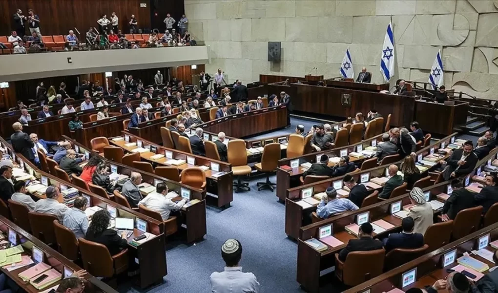 İsrail'de erken seçim sinyali: Parlamento fesih için oylamaya gidiyor
