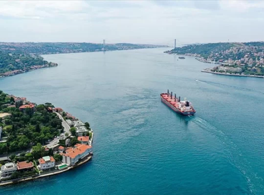 İstanbul Boğazı'ndan ilk çeyrekte 9 binden fazla gemi geçti