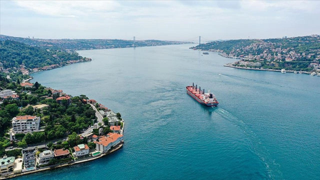 İstanbul Boğazı'ndan ilk çeyrekte 9 binden fazla gemi geçti