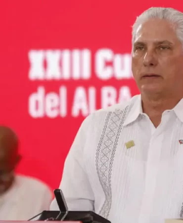 Küba'dan Trump'a sert yanıt: "Teslim olmayacağız"