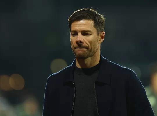 Liverpool Xabi Alonso için Real Madrid ile temasa geçti