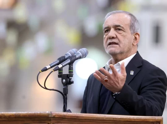 Pezeşkiyan: Deniz ablukası başarısızlığa mahkumdur