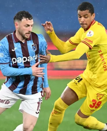 Trabzonspor puanı uzatmalarda kurtardı