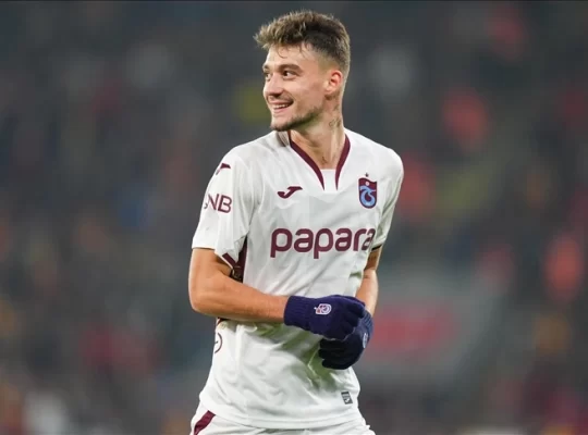 Trabzonspor'dan Ernest Muçi için sürpriz hamle: Opsiyon süresi uzatıldı
