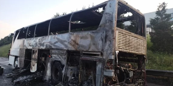 Tuzla’da otobüs yangını: Selektör uyarısı 45 kişiyi kurtardı