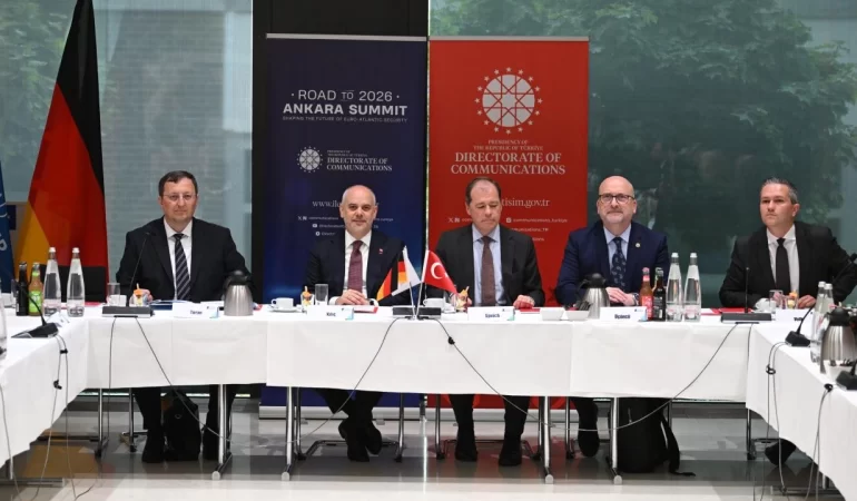 Ankara Zirvesi öncesinde Berlin'de kritik NATO toplantısı