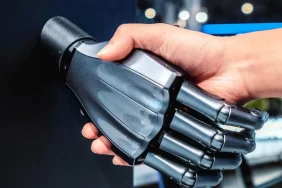 Anthropic CEO'su Amodei'den yapay zekaya sert düzenleme çağrısı