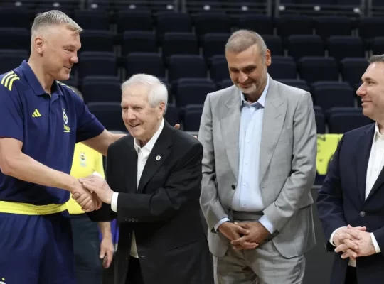 Aziz Yıldırım ve yönetiminden Fenerbahçe Beko'ya tam destek