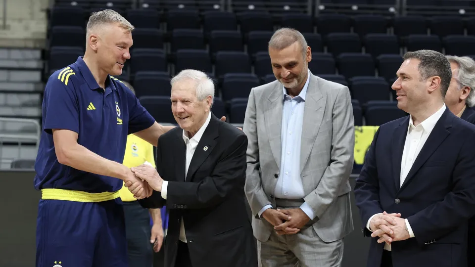 Aziz Yıldırım ve yönetiminden Fenerbahçe Beko'ya tam destek