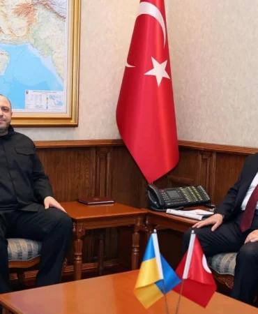 Bakan Güler Ukraynalı mevkidaşı Umerov ile görüştü