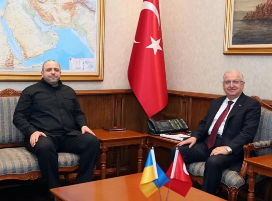 Bakan Güler Ukraynalı mevkidaşı Umerov ile görüştü