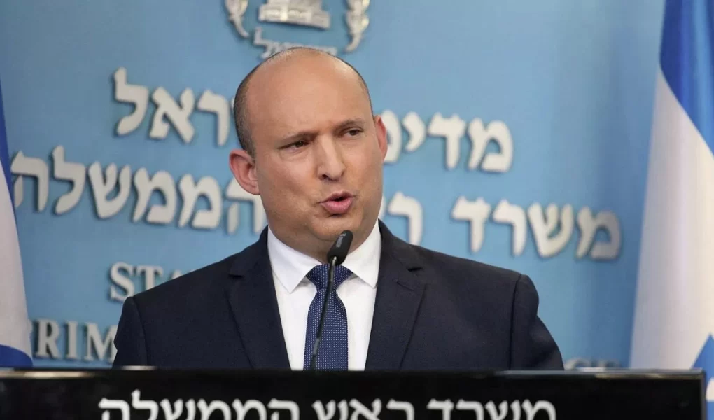 Bennett'ten flaş itiraf: İran'a kaçak Starlink soktuk